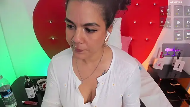 nicolette rock online show from February 25, 2026, 11:53 am