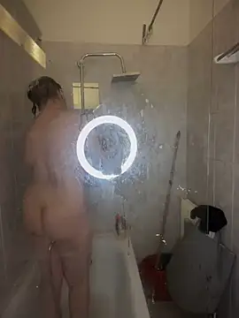 Snapshot of callmelouve chatting on January 30, 2025, 10:40 am callmelouve online show from January 30, 2025, 10:40 am