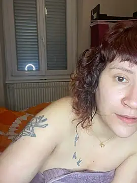 Snapshot of callmelouve chatting on February 25, 2025, 5:36 pm callmelouve online show from February 25, 2025, 5:36 pm