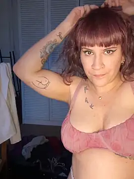 Snapshot of callmelouve chatting on March 14, 2025, 5:24 pm callmelouve online show from March 14, 2025, 5:24 pm