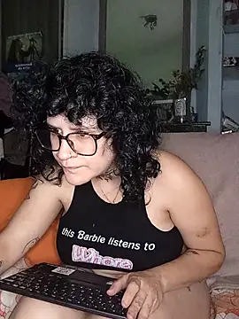 Snapshot of callmelouve chatting on October 1, 2025, 11:11 pm callmelouve online show from October 1, 2025, 11:11 pm