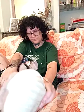 Snapshot of callmelouve chatting on October 19, 2025, 9:37 pm callmelouve online show from October 19, 2025, 9:37 pm