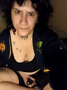 Snapshot of callmelouve chatting on October 23, 2025, 1:49 am callmelouve online show from October 23, 2025, 1:49 am