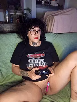 Snapshot of callmelouve chatting on November 16, 2025, 4:45 pm callmelouve online show from November 16, 2025, 4:45 pm