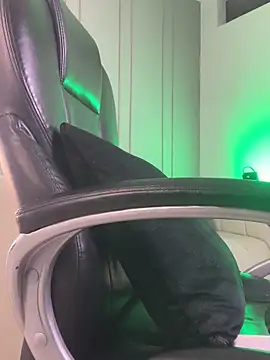 Frank Farrell online show from November 10, 2025, 2:54 am