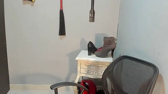 sandyquinnxx online show from April 10, 2026, 5:17 pm