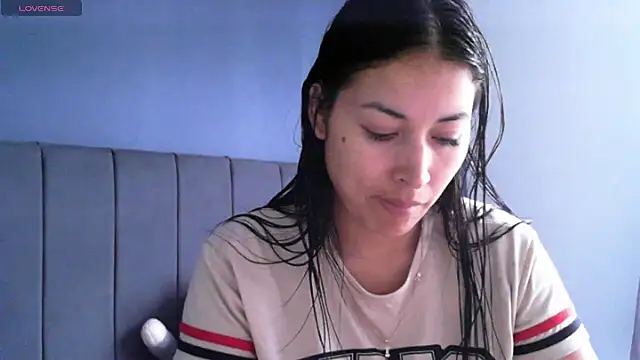 Sweet-Angie online show from May 11, 2026, 4:04 pm