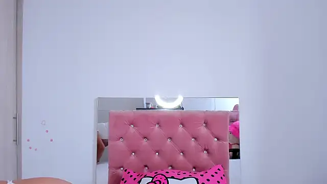 Anamhenao online show from November 7, 2025, 12:05 pm