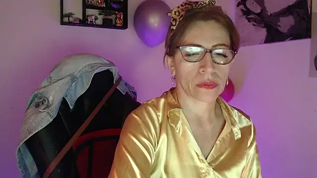 Snapshot of Chayla_Ruiz chatting on March 22, 2025, 12:06 am Chayla Ruiz online show from March 22, 2025, 12:06 am