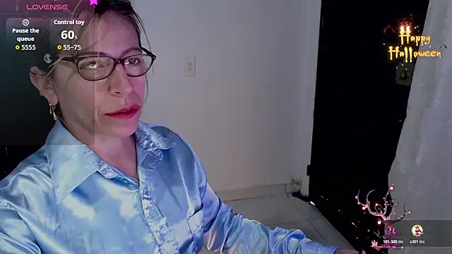 Snapshot of Chayla_Ruiz chatting on November 12, 2025, 10:48 am Chayla Ruiz online show from November 12, 2025, 10:48 am