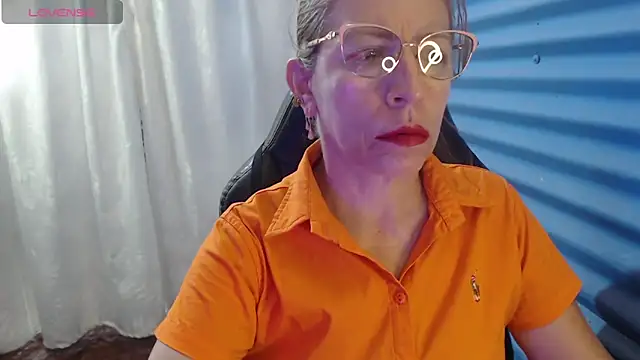 Chayla Ruiz online show from April 9, 2026, 2:11 pm