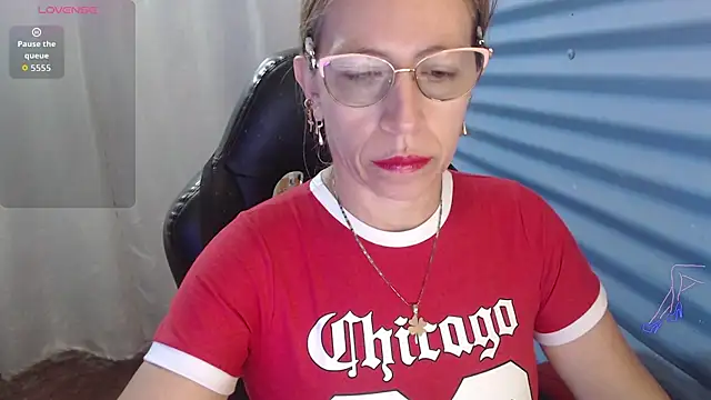 Chayla Ruiz online show from May 14, 2026, 12:23 pm
