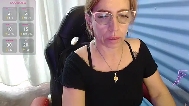 Chayla Ruiz online show from May 31, 2026, 5:09 pm