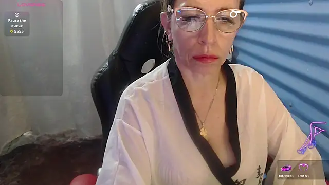 Chayla Ruiz online show from June 11, 2026, 12:47 pm