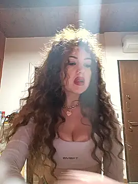 Snapshot of CurlyElisa chatting on April 25, 2026, 11:35 pm CurlyElisa online show from April 25, 2026, 11:35 pm
