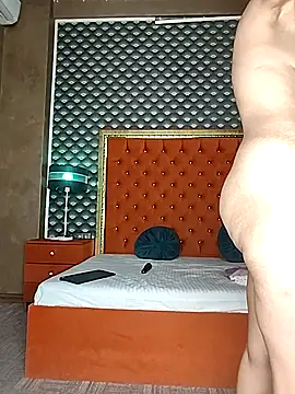 VallerieJones online show from October 19, 2025, 12:06 pm