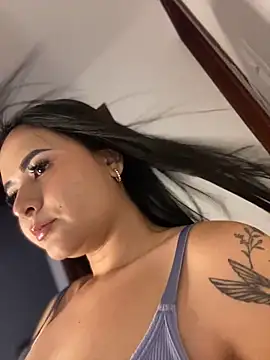 Snapshot of jailyncam_ chatting on February 6, 2025, 10:21 pm jailyncam online show from February 6, 2025, 10:21 pm