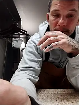 Snapshot of Sleepy1817 chatting on November 30, 2025, 5:44 am Sleepy1817 online show from November 30, 2025, 5:44 am