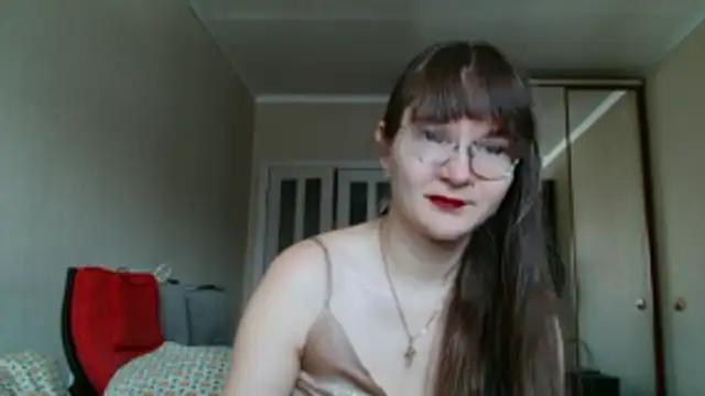 KiraGoldens online show from March 30, 2026, 6:03 am