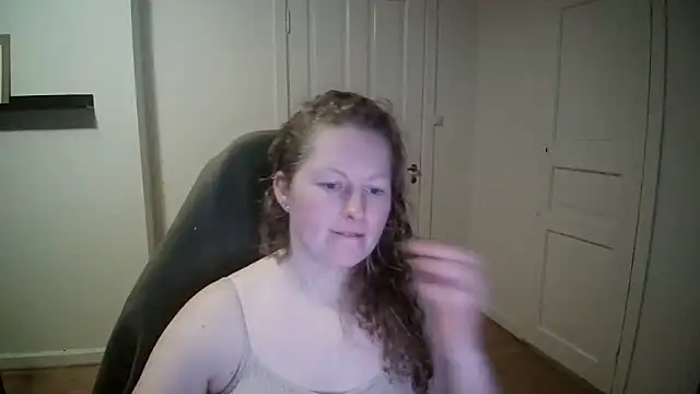 Snapshot of Girlnina-1995 chatting on January 20, 2025, 3:39 pm Girlnina-1995 online show from January 20, 2025, 3:39 pm