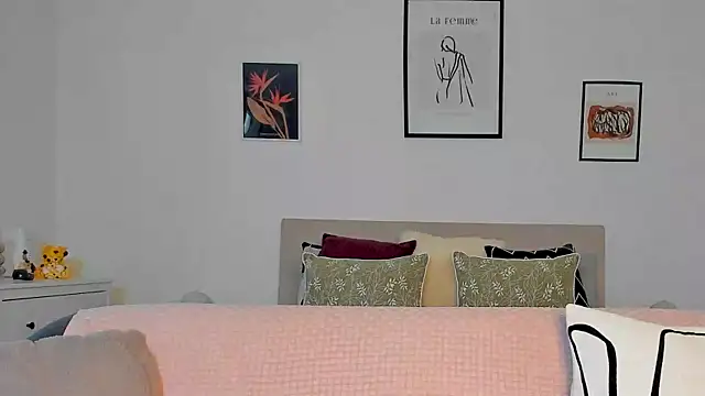 AryaSummersReal online show from March 7, 2025, 8:23 am