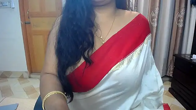 Snapshot of lady_maeda_ chatting on December 13, 2024, 8:04 pm lady maeda online show from December 13, 2024, 8:04 pm