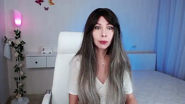 Snapshot of wendifoste chatting on December 6, 2024, 7:45 pm wendifoste online show from December 6, 2024, 7:45 pm