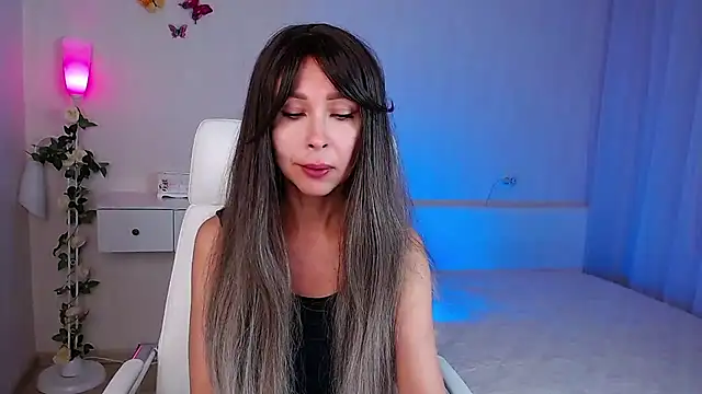 Snapshot of wendifoste chatting on October 13, 2025, 1:00 pm wendifoste online show from October 13, 2025, 1:00 pm