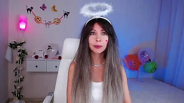 Snapshot of wendifoste chatting on October 29, 2025, 1:35 pm wendifoste online show from October 29, 2025, 1:35 pm