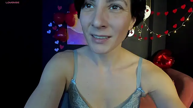 Snapshot of LorenDaze chatting on February 15, 2025, 5:07 pm LorenDaze online show from February 15, 2025, 5:07 pm
