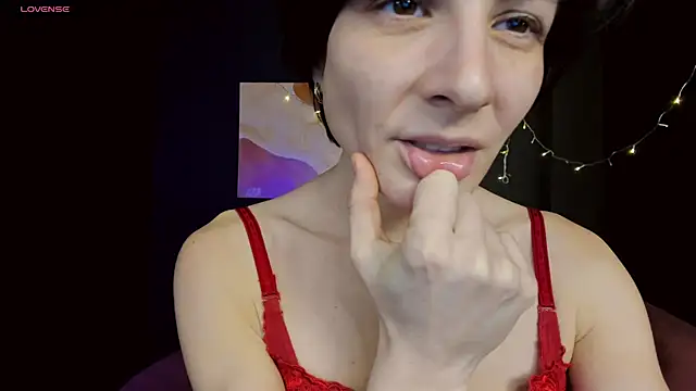 Snapshot of LorenDaze chatting on February 18, 2025, 5:21 pm LorenDaze online show from February 18, 2025, 5:21 pm