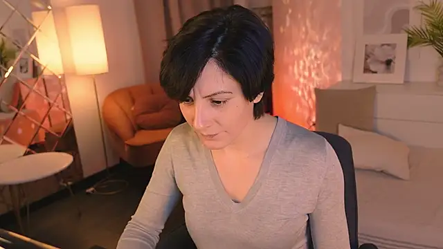 Snapshot of LorenDaze chatting on December 17, 2025, 6:41 am LorenDaze online show from December 17, 2025, 6:41 am