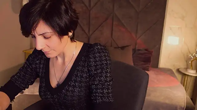 Snapshot of LorenDaze chatting on December 20, 2025, 7:04 am LorenDaze online show from December 20, 2025, 7:04 am