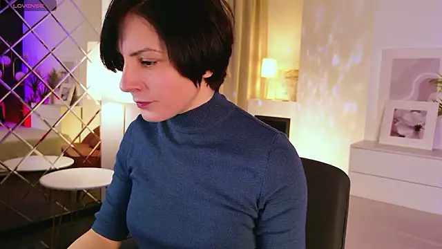 Snapshot of LorenDaze chatting on February 14, 2026, 7:49 am LorenDaze online show from February 14, 2026, 7:49 am