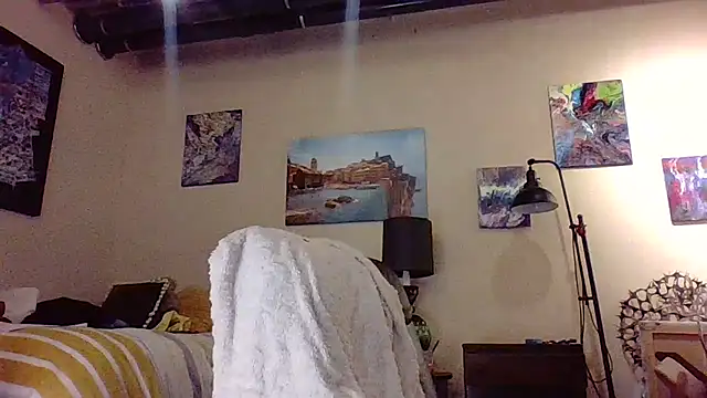 eatmeplease44 online show from March 10, 2026, 5:34 am