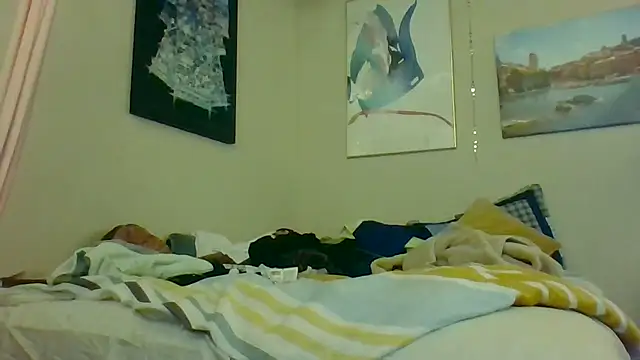 Snapshot of eatmeplease44 chatting on June 4, 2026, 3:56 am eatmeplease44 online show from June 4, 2026, 3:56 am