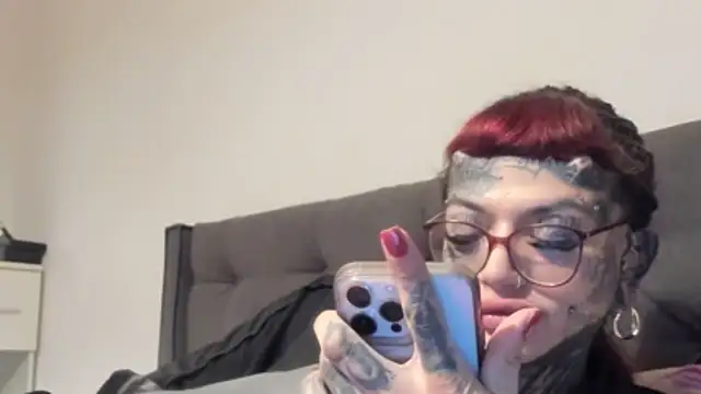 tamarapervert online show from April 11, 2026, 10:47 pm