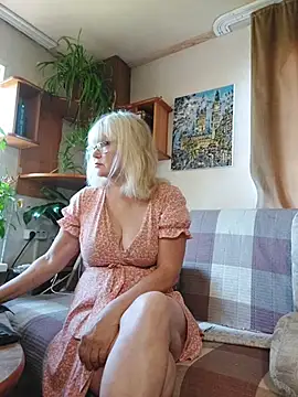 IrmaRose online show from August 5, 2026, 3:09 am