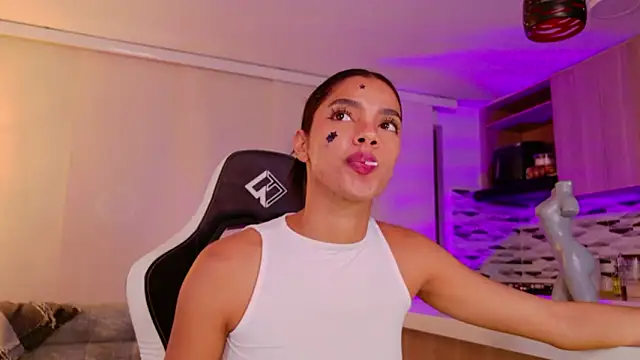 liagirl cute online show from February 28, 2026, 4:24 am