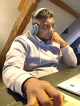 Bandusrilankasexymen online show from March 19, 2025, 9:48 pm