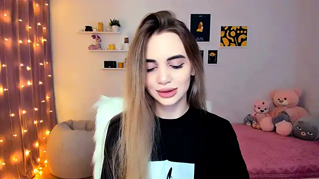 aPieceOfJoy online show from December 24, 2024, 9:22 pm