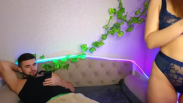 Snapshot of ParadisePleasure_ chatting on January 20, 2025, 2:43 am ParadisePleasure  online show from January 20, 2025, 2:43 am