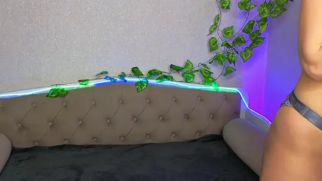 Snapshot of ParadisePleasure_ chatting on January 28, 2025, 1:39 am ParadisePleasure  online show from January 28, 2025, 1:39 am