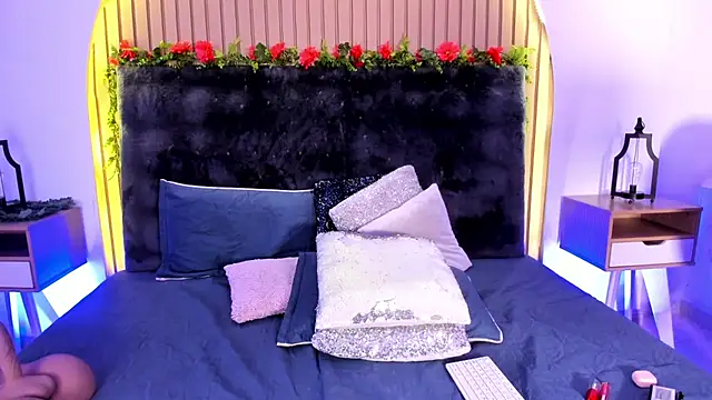 Snapshot of Karlagonzales_ chatting on February 14, 2025, 12:51 am Karlagonzales online show from February 14, 2025, 12:51 am