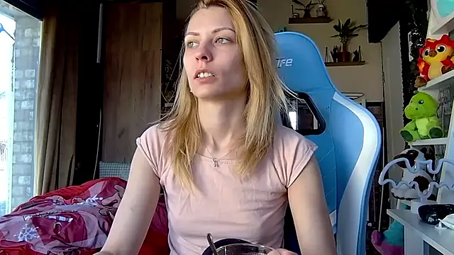 karo123421 online show from March 6, 2026, 11:50 am