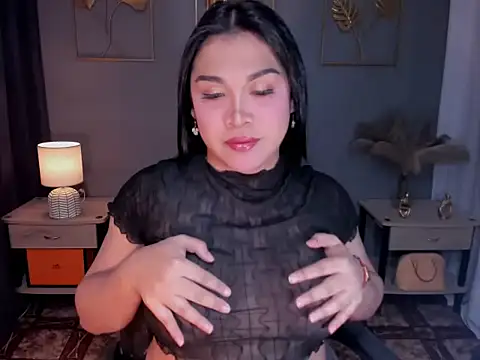 MaxeneCullens online show from September 17, 2025, 4:58 am