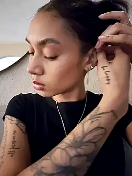 Leaberry online show from February 23, 2026, 10:51 pm