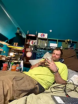 Snapshot of charactrzero chatting on October 22, 2025, 9:25 pm charactrzero online show from October 22, 2025, 9:25 pm