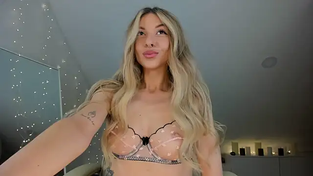 Snapshot of Maya_Goddess chatting on April 4, 2026, 12:31 am Maya Goddess online show from April 4, 2026, 12:31 am