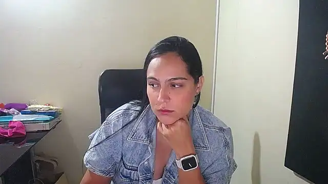 kendall 52 online show from December 20, 2024, 1:43 pm